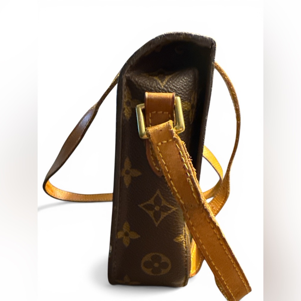 Louis Vuitton St. Cloud MM Monogram Crossbody Bag - Picture 2 of 11